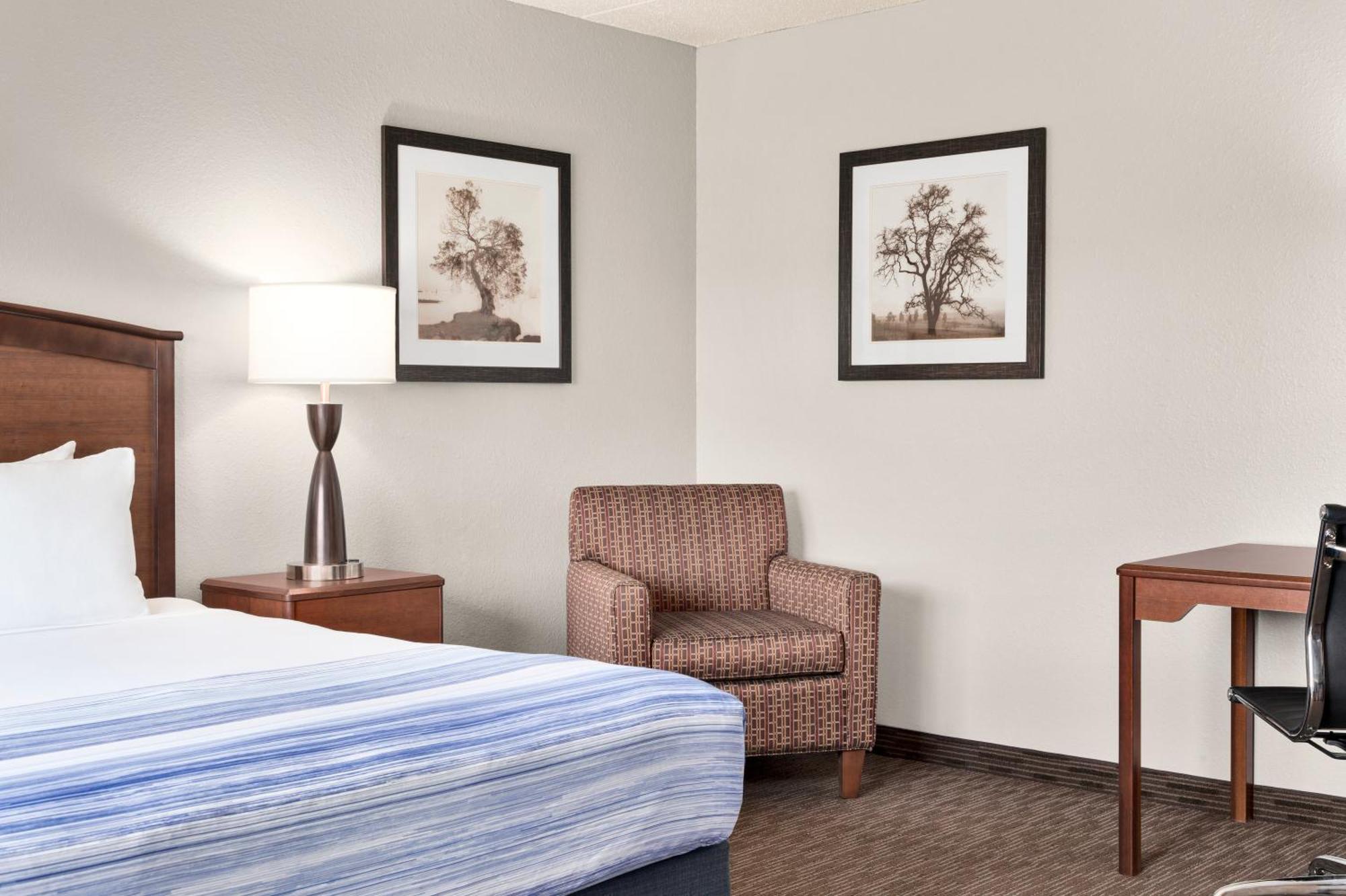 Americinn By Wyndham Fergus Falls Conference Center Quarto foto